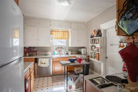 Kitchen - 23 E 2nd Ave, Glenns Ferry, ID 83623 photo 1 of 2