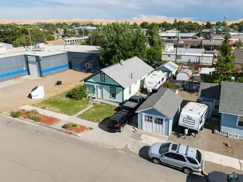 23 E 2nd Ave, Glenns Ferry, ID 83623 photo 1