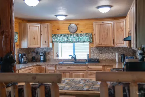 598 W Mountain Rd, Cascade, ID 83611 photo 11