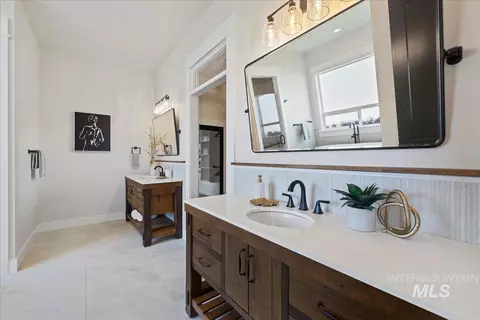 Bath - 16876 Spring Meadow Dr, Caldwell, ID 83607 photo 1 of 5