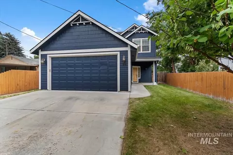 39 S Leona Cir, Boise, ID 83705