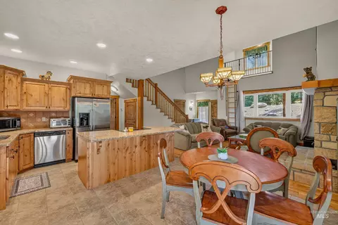 Dining - 21 Starflower Dr, Cascade, ID 83611 photo 1 of 3