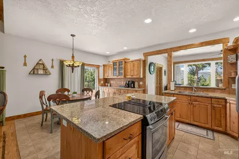 Kitchen - 21 Starflower Dr, Cascade, ID 83611 photo 1 of 2