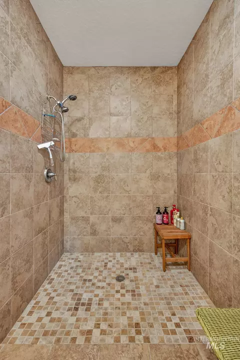 Bath - 21 Starflower Dr, Cascade, ID 83611 photo 6 of 7