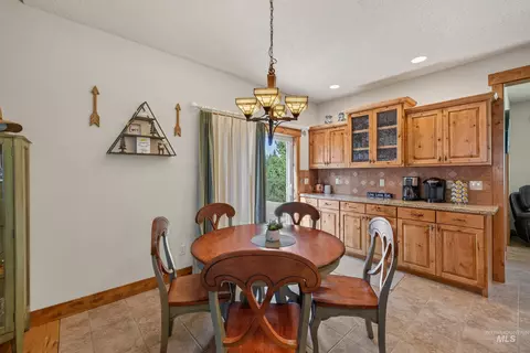 Dining - 21 Starflower Dr, Cascade, ID 83611 photo 3 of 3