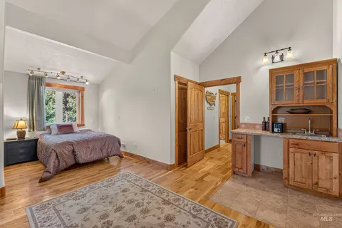 Bedroom - 21 Starflower Dr, Cascade, ID 83611 photo 4 of 7