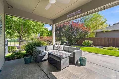 Exterior - 711 W Colbert St, Meridian, ID 83646 photo 5 of 13