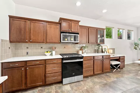 Kitchen - 711 W Colbert St, Meridian, ID 83646 photo 4 of 5