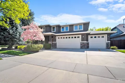 Exterior - 711 W Colbert St, Meridian, ID 83646 photo 4 of 13