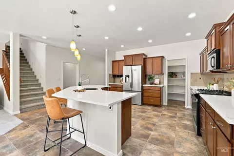 Kitchen - 711 W Colbert St, Meridian, ID 83646 photo 3 of 5