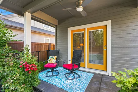 Exterior - 711 W Colbert St, Meridian, ID 83646 photo 10 of 13