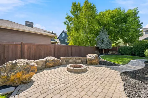 Exterior - 711 W Colbert St, Meridian, ID 83646 photo 7 of 13