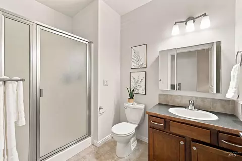 Bath - 711 W Colbert St, Meridian, ID 83646 photo 1 of 6
