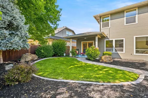 Exterior - 711 W Colbert St, Meridian, ID 83646 photo 9 of 13