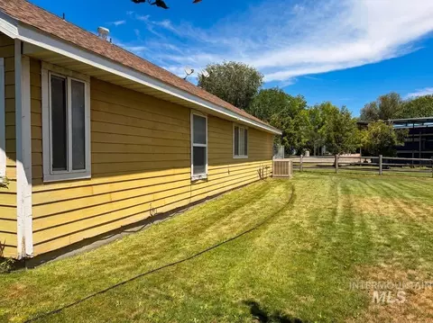 Exterior - 1915 E 3100 S, Wendell, ID 83355 photo 5 of 9