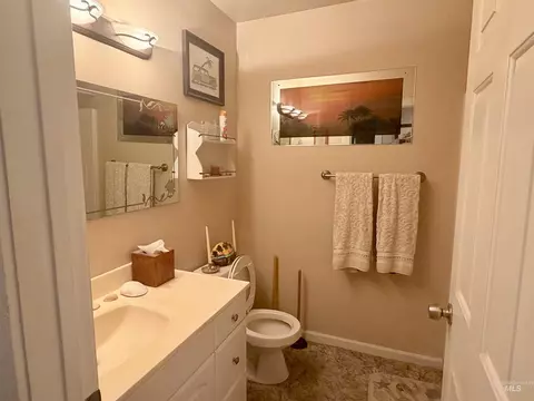Bath - 1915 E 3100 S, Wendell, ID 83355 photo 5 of 5