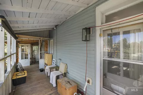 Exterior - 108 E C St, Shoshone, ID 83352 photo 5 of 9