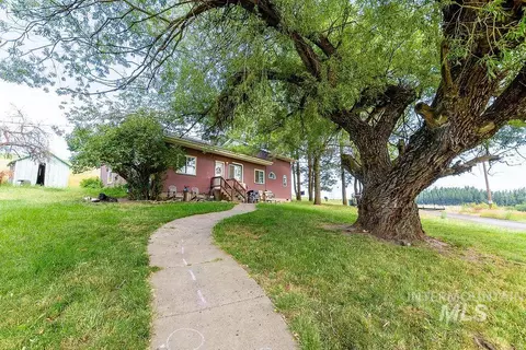 1094 Crumarine Loop, Moscow, ID 83843