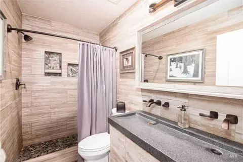 Bath - 5023 E Geranium, Boise, ID 83716 photo 3 of 4