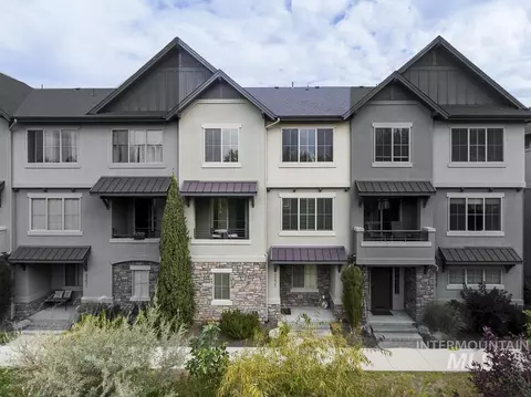 3235 E Front Runner Ln, Boise, ID 83716