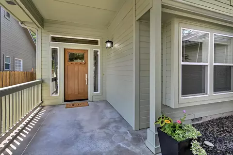 Exterior - 2057 E Walling Ct, Boise, ID 83712 photo 4 of 9