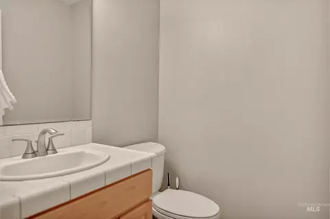 Bath - 2057 E Walling Ct, Boise, ID 83712 photo 1 of 4