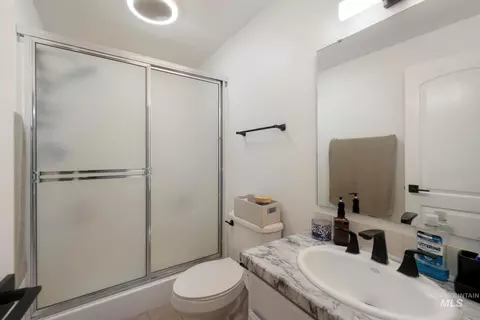 Bath - 3962 N 2405 E, Filer, ID 83328 photo 2 of 3
