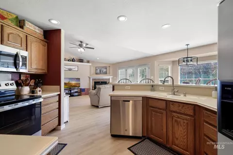 Kitchen - 3962 N 2405 E, Filer, ID 83328 photo 2 of 6