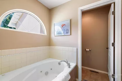 Bath - 3962 N 2405 E, Filer, ID 83328 photo 1 of 3