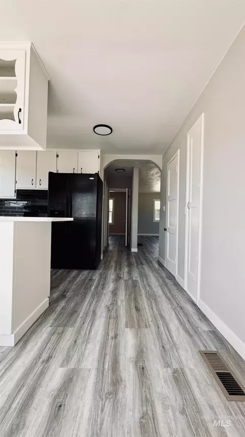 Entry Way - 437 2nd Ave E, Wendell, ID 83355 photo 1 of 1