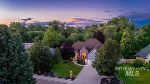 1020 Augusta Dr, Nampa, ID 83686