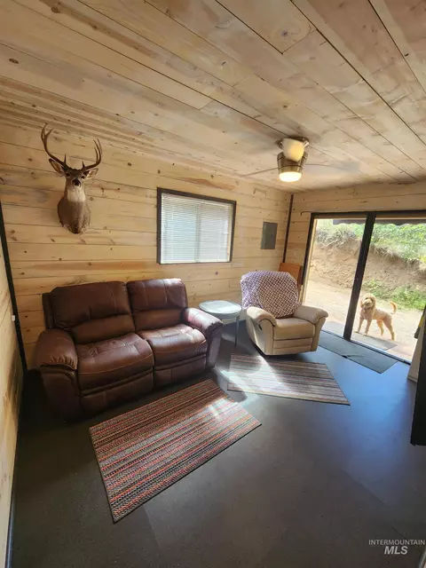 1062 N Hidden Pine Rd, Pine, ID 83647 photo 5