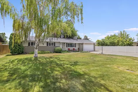679 Crestview Dr, Twin Falls, ID 83301 photo 2