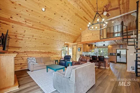 14 Melonie Loop, Cascade, ID 83611 photo 4