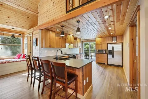14 Melonie Loop, Cascade, ID 83611 photo 2
