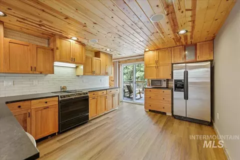 14 Melonie Loop, Cascade, ID 83611 photo 9