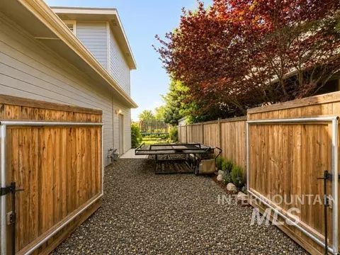 731 E Ridge Dr, Eagle, ID 83616 photo 5