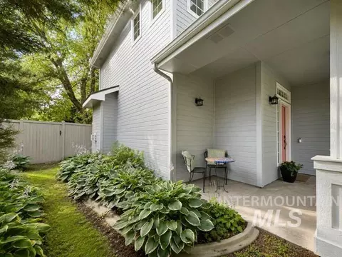 731 E Ridge Dr, Eagle, ID 83616 photo 4