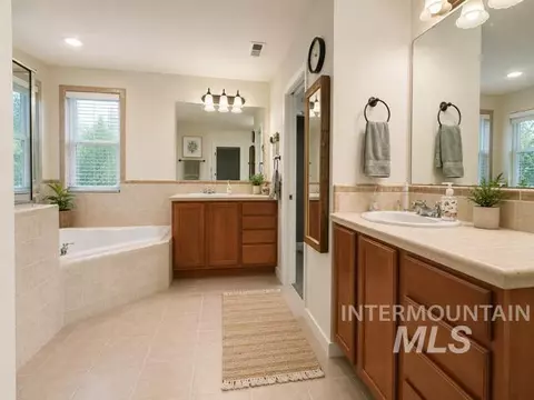 731 E Ridge Dr, Eagle, ID 83616 photo 18