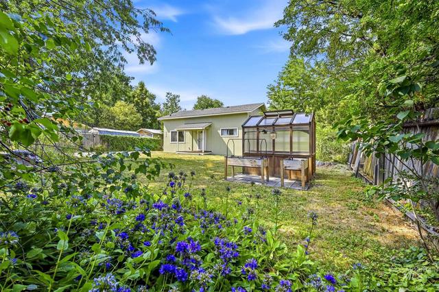 828 N Meadow St, Moscow, ID 83843