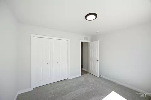 Bedroom - 208 W 17th Ave, Jerome, ID 83338 photo 5 of 6