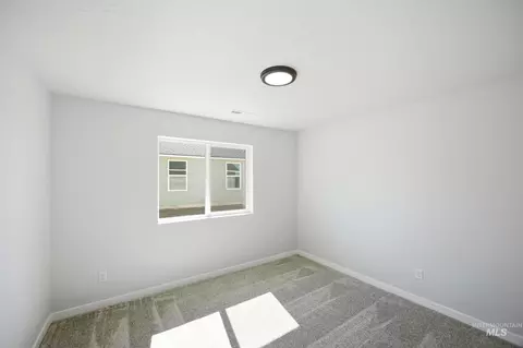 Bedroom - 208 W 17th Ave, Jerome, ID 83338 photo 4 of 6