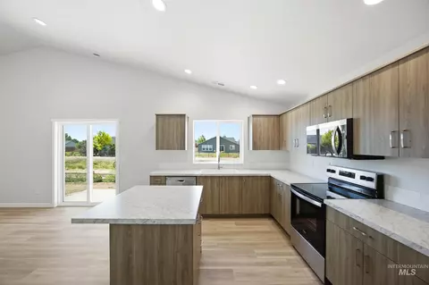 Kitchen - 208 W 17th Ave, Jerome, ID 83338 photo 3 of 3
