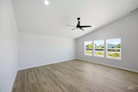 Living - 208 W 17th Ave, Jerome, ID 83338 photo 2 of 3