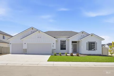 812 Thunderbolt Dr, Mountain Home, ID 83647