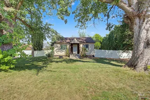 3429 11th St, Lewiston, ID 83501