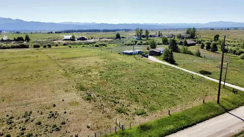 13752 Nisula Rd, Mccall, ID 83638 photo 2