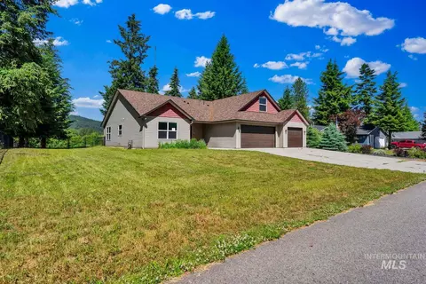 31229 10th Ave, Spirit Lake, ID 83869