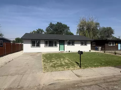 670 S 13th E, Mountain Home, ID 83647