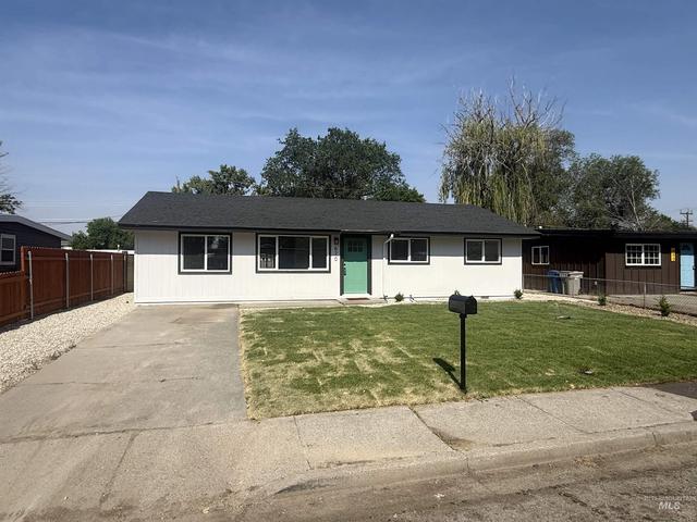 670 S 13th E, Mountain Home, ID 83647